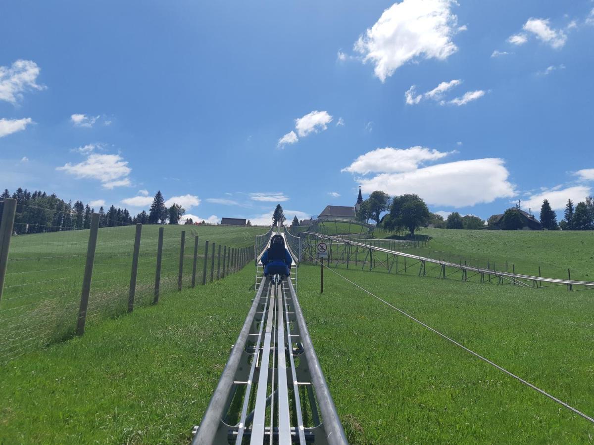 Gasthof Klug Zum Ehrensepp Modriach Bagian luar foto