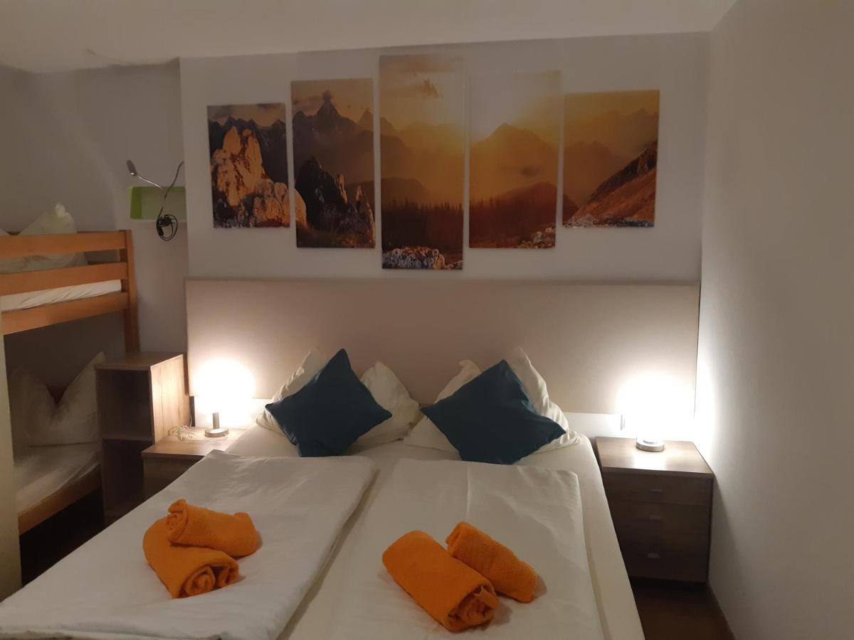 Gasthof Klug Zum Ehrensepp Modriach Bagian luar foto