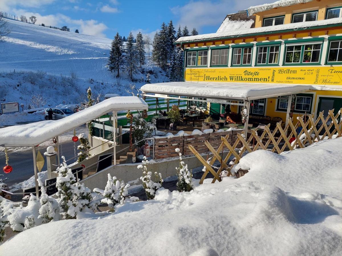 Gasthof Klug Zum Ehrensepp Modriach Bagian luar foto