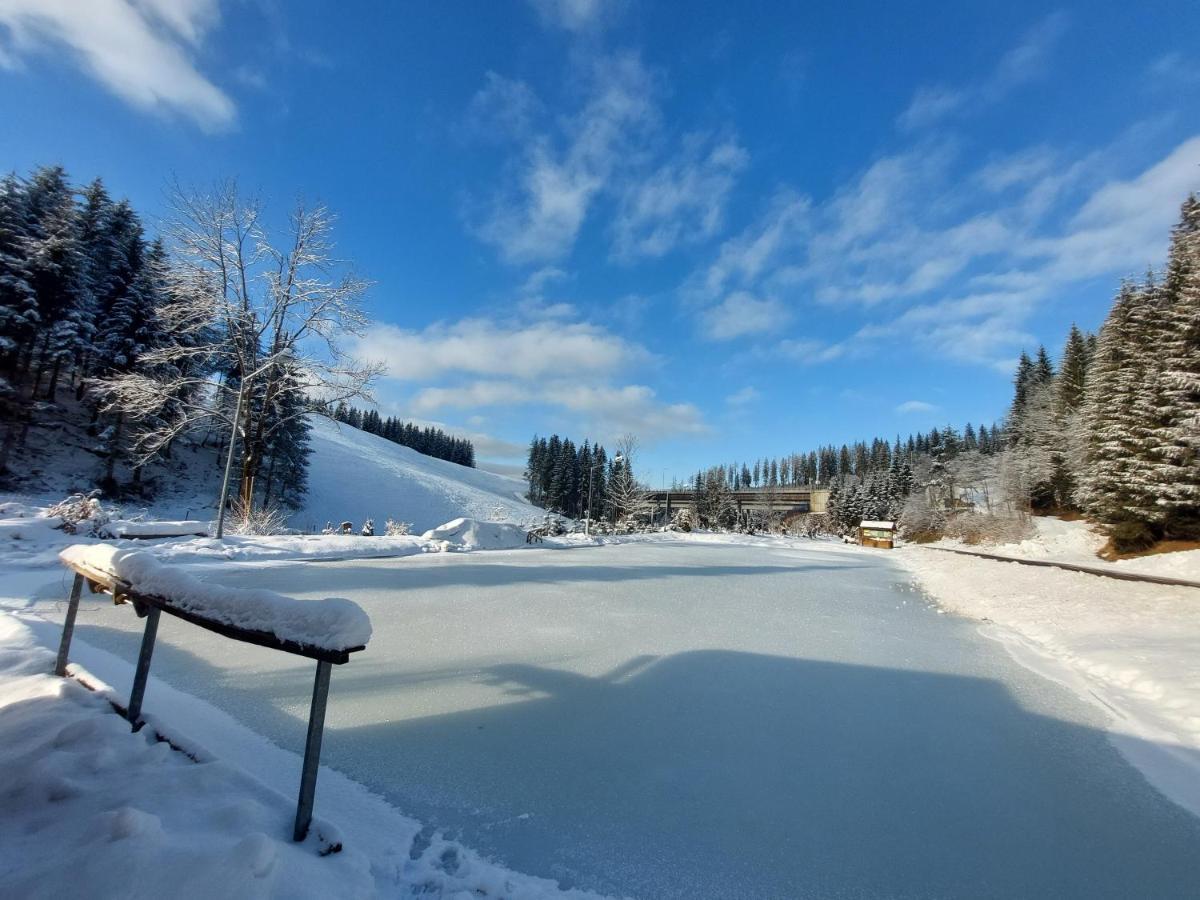 Gasthof Klug Zum Ehrensepp Modriach Bagian luar foto