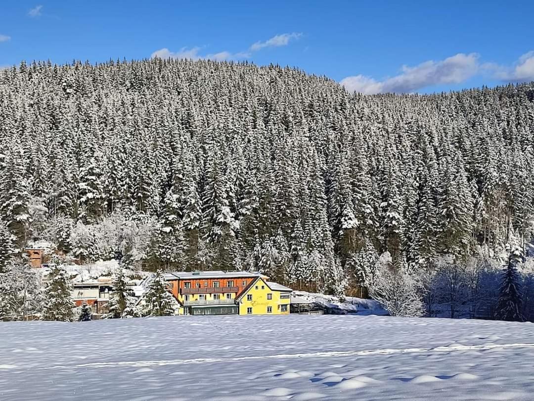 Gasthof Klug Zum Ehrensepp Modriach Bagian luar foto