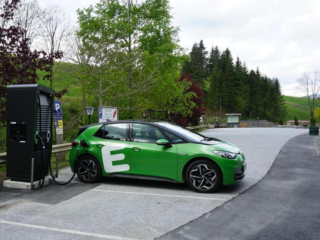 Gasthof Klug Zum Ehrensepp Modriach Bagian luar foto